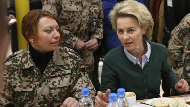 Verteidigungsministerin Ursula von der Leyen in Mazar-i-Sharif