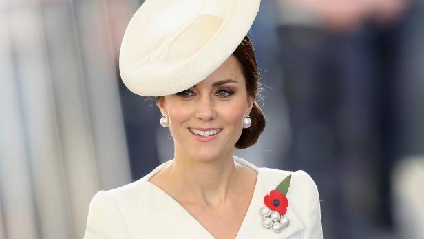 Kate: Wie Harrys Freundin um ihre Gunst buhlt