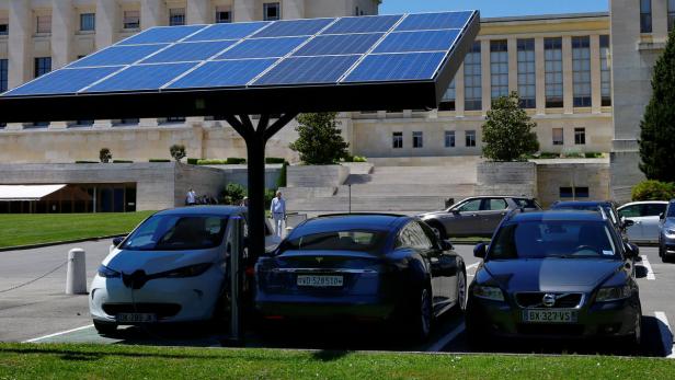 Parkplätze mit Solar-Dach in Genf.