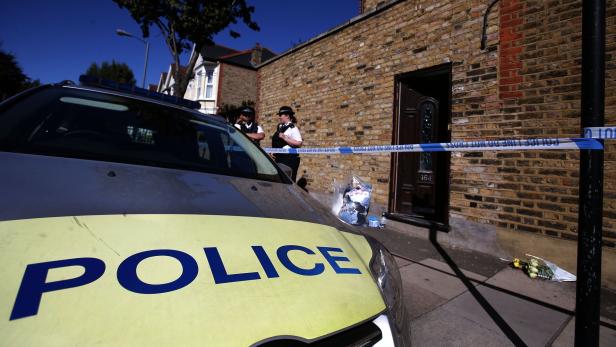 Die Londoner Polizei nahm die Gasteltern des Opfers fest.