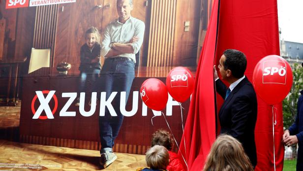 Kinder an die Macht: SPÖ-Chef Kern enthüllte am Freitag die neuen Sujets