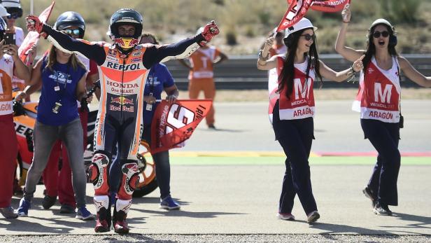 Der Sieger: Márquez ließ sich vor der Tribüne seiner Fans feiern.