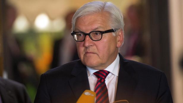 Frank-Walter Steinmeier mit Brille und Anzug.