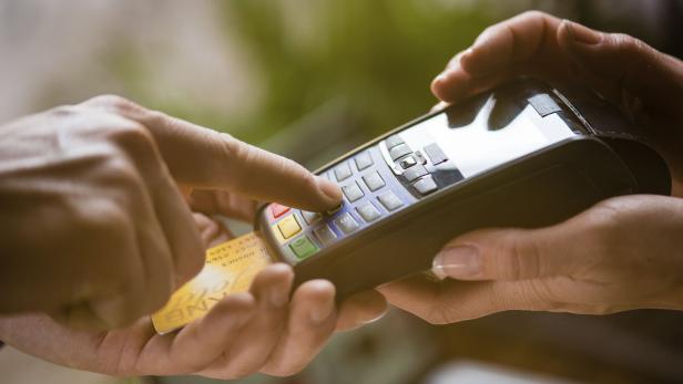 Ihren Code bitte eingeben: Kreditkartenfirmen erhöhen die Sicherheitsstandards