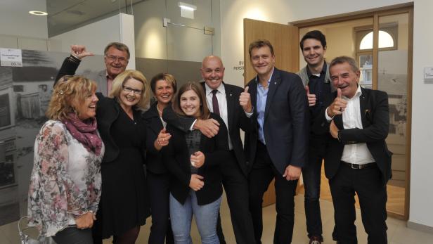 ÖVP Bürgermeister Georg Rosner konnte Sonntagabend feiern, er und sein Team haben die absolute Mehrheit im Gemeinderat geholt