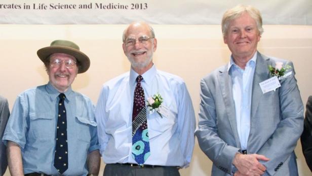Die Preisträger (v.l.n.r.): Jeffrey C. Hall, Michael Rosbash und Michael W. Young.