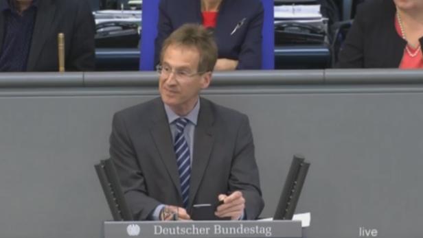 Böhmermann-Gedicht im Bundestag vorgelesen