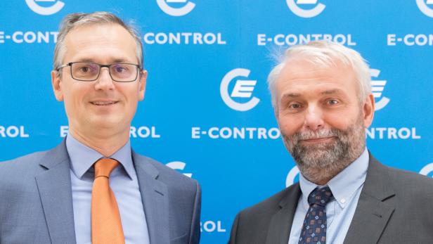 Wolfgang Urbantschitsch und Andreas Eigenbauer von der E-Control (v.l.)