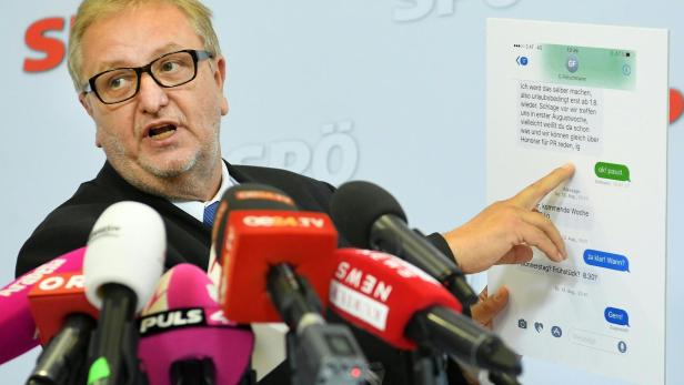 Zeigte Taferl mit ausgedruckten SMS-Unterhaltungen her: SPÖ-Mann Matznetter
