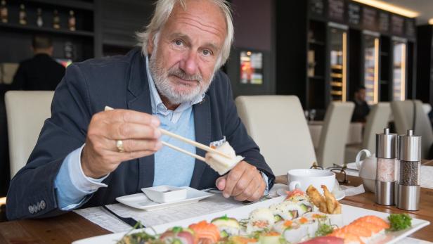 Michael Schottenberg genießt das Asienflair im Restaurant Umami 5.