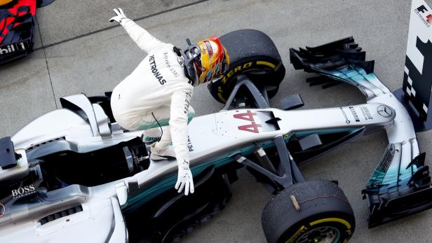Lewis Hamilton fuhr in Suzuka einen vorentscheidenden Sieg ein.