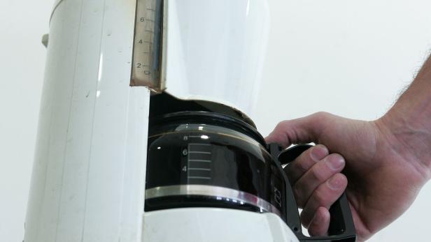 GR0A3585.jpg Frau vergiftete Kaffee der Konkurrenz