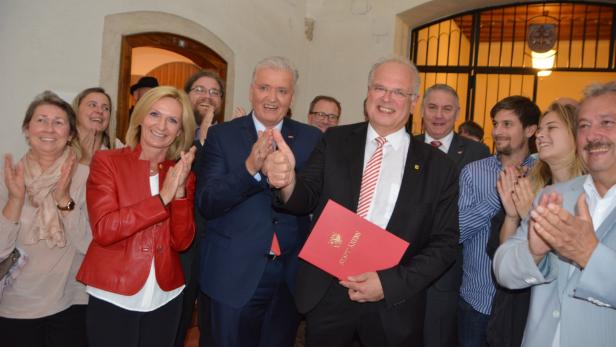 SPÖ-Bürgermeister Reinhard Resch und sein Team jubeln