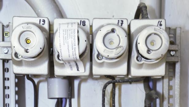 Gefahr bei alten Stromleitungen