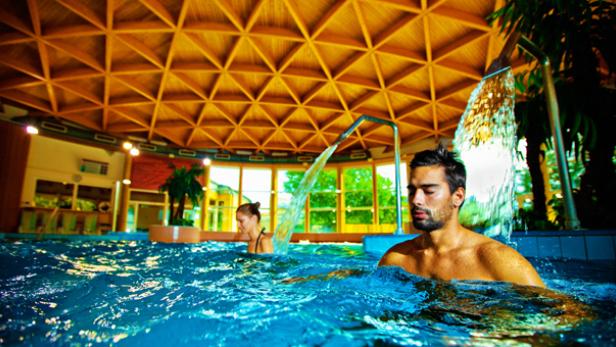 Pure Entspannung in der Therme Bük