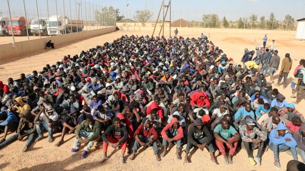 Migranten in einem libyschen Aufnahmezentrum.