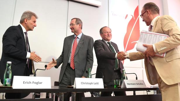 ÖGB-Präsident Erich Foglar, WKO-Chef Christoph Leitl, Hermann Schultes (Präsident der Landwirtschaftskammer) und Rudolf Kaske (AK)
