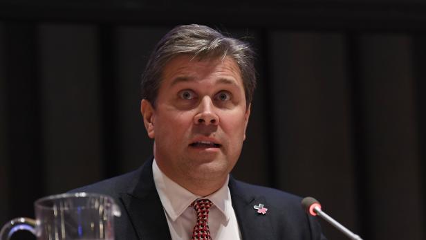 Premier Bjarni Benediktsson sorgte für Skandale, hat aber Chancen auf Platz Eins.