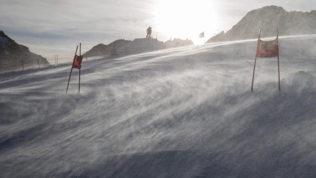Absage mit Ansage: In Sölden war am Sonntag nicht ans Skifahren zu denken.