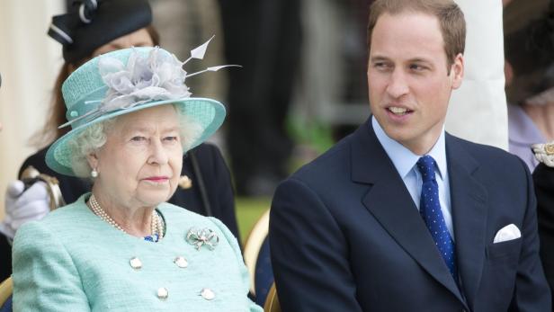 Dieser junge Royal verdient mehr als die Queen & William