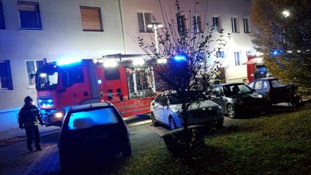 FF bei Brand eines Wohnhauses in Kapfenberg.