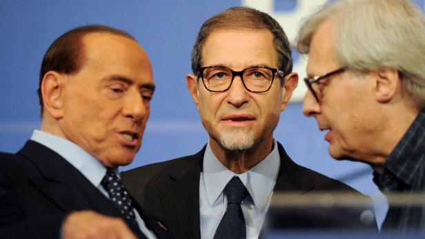 Forza Italia-Kandidat Nello Musumeci (Mitte) mit Berlusconi (li.)