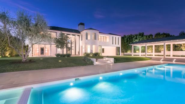 Kim Kardashian verkauft diese Villa mit fettem Gewinn