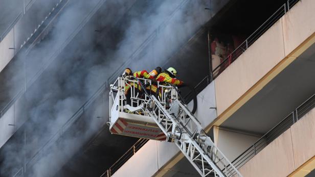 Der Brand war in einer Wohnung im siebten Obergeschoss ausgebrochen.