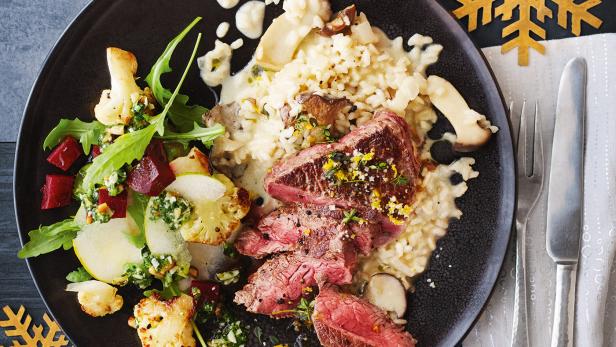 Steak mit Pilzrisotto und Karfiol-Rote-Rüben-Salat