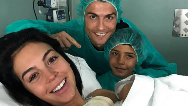 4. Baby ist da: So heißt Ronaldos Tochter