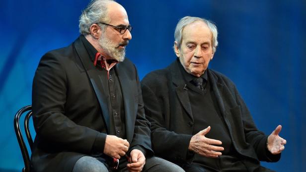Michael Niavarani und Otto Schenk bei der Verleihung des 18. Wiener Theaterpreises &quot;Nestroy&quot; im Ronacher in Wien.