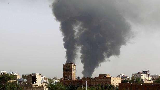 Ein Luftschlag der saudischen Koalition in Sanaa