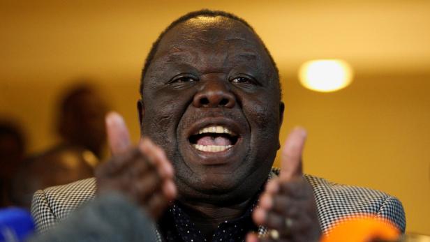 Morgan Tsvangirai und seine Oppositionspartei unterstützen das Vorgehen des Militärs.