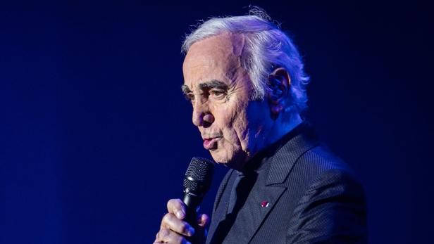 Aznavour hat fast 200 Millionen Platten verkauft.
