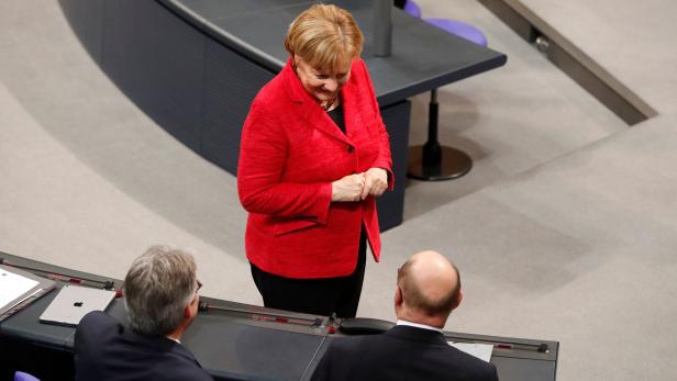 Angela Merkel und Martin Schulz am Dienstag im Bundestag – der SPD-Chef will keine Koalition.