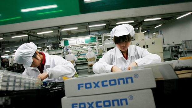 Arbeiter in einer Foxconn-Fabrik in Longhua.