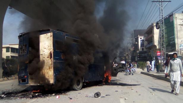 In Islamabad gab es gewalttätige Auseinandersetzungen.