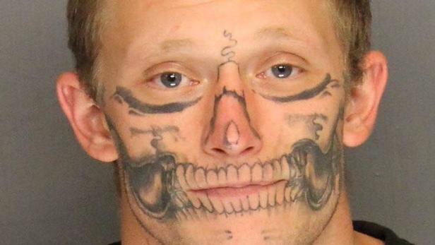 Kalifornien: Häftling mit Totenkopf-Tattoo auf der Flucht