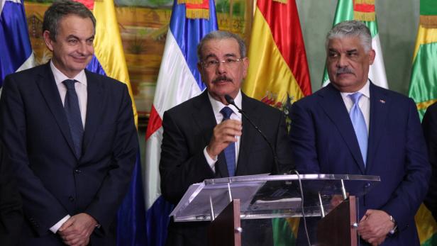 Spanischer Ex-Premier Zapatero, sowie Medina und Vargas von der Dom. Republik