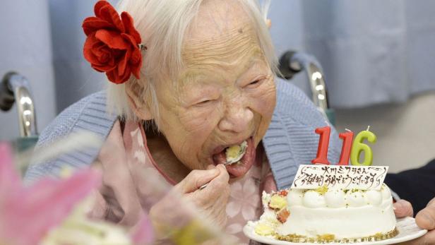 Japanese Misao Okawa wurde 117 Jahre und 27 Tage alt.