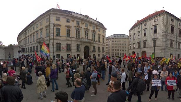 Ausschnitt aus Panorama-Foto einer Kundgebung der Offensive gegen Rechts