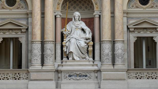 Die Statue der Justitia im Obersten Gerichtshof in Wien.