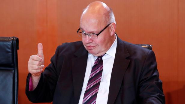 FILE PHOTO: German Chancellery minister Peter Altm Peter Altmaier.