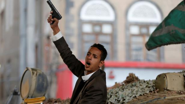 Ein militanter Houthi in Sanaa.