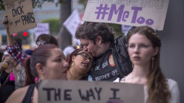 Frauen gingen gegen sexuelle Belästigung auf die Straße.