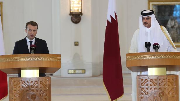 Macron bei Emir Sheikh Tamim bin Hamad al-Thani.