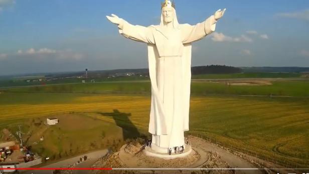 Riesen-Jesus in Polen als Besuchermagnet