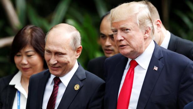 Wladimir Putin verteidigt Donald Trump.