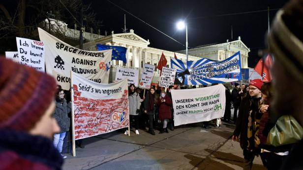 KOALITIONSVERHANDLUNGEN ZWISCHEN ÖVP UND FPÖ