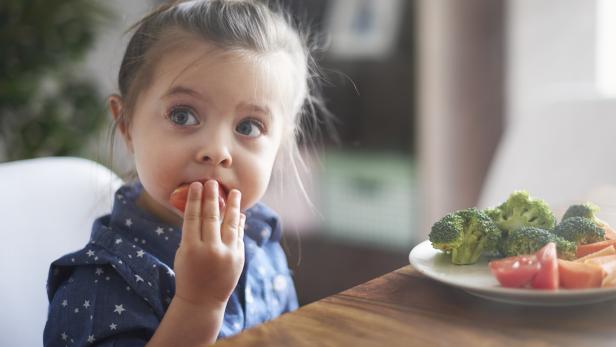Gesunde Ernährung stärkt die Psyche des Kindes.